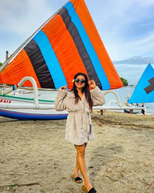 Bhavini Purohit Instagram - Discovering the world one place at a time ,Exploring New Horizons 🔥
.
Location - Lombok,Indonesia
PicCr- @dhavalmavreck 
.
Wearing- @amazonfashionin 
.
{ Influencer,travel,explore,trend,trending,couple,fashion,style}
.
#influencer #style #trend #trending #love #horizon #travel #travelgram #crazy #travelling #amazon #amazonfinds #amazonfashion #getstyledwithamazon #sale #shopping