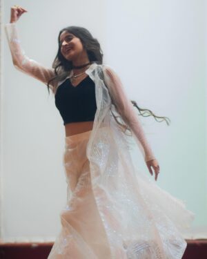Bhoomika Dash Instagram - NIT Rourkela, you are ♥️
Will try to express my gratitude in words … I am so speechless and indebted with all the love that you have showered me with. Thank you for your kind patience 🥹🤌🏻♥️
Shot by @thirdeye.nitrkl