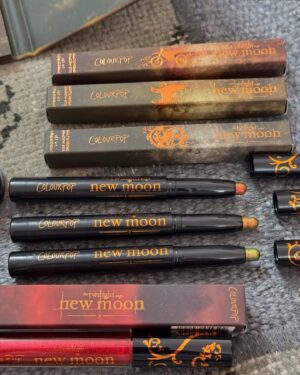 Bhumika Thakkar Instagram - NEW Twilight New Moon X @colourpopcosmetics Collection 

This limited edition collection includes;

Twilight New Moon Eyeshadow Palette - Create endless fantasy looks with 15 oranges, golds and red smokey shades that represent the warm tones in each New Moon scene.

SOL Glow Oil in It’s a Wolf Thing- Get a warm golden glow inspired by Jacob with this rich, moisturizing body oil that gives skin a hint of colour and subtle luminosity.

Super Shock Shadow in We Won’t Bite & The Volturi - Take a swipe of our famous OG crème-to-powder formula in 2 new Tie-Dye shades that deliver supercharged sparkling colour.

Multichrome Shadow Stix in Wolf Girl, It’s Always Been Him & Vampire Girl, Bella! - Get high-impact, colour-shifting pigment with our super creamy multichrome eyeshadow stick in 3 new shades!

Where the Hell Have You Been, Loca? Lip Kit, You Can’t Trust Vampires Lip Kit - LIPPIE PENCIL & POWER POUT
TRANSFER-PROOF 8HR LIPSTICK KITS
Get the perfect matte pout with our mahogany brown and vampy red lip combos inspired by Jacob and The Volturi!

Ultra Glossy Lip in Runs with Vampires - Swipe on our smoothing metallic true red lip gloss infused with Hyaluronic Acid for lips that are always glossy, never sticky.

#twilightnewmoon #twilightsaga #twilightnewmoonxcolourpop #twilightxcolourpop #colourpopme #colourpopcollection #colourpopmakeup #colourpopindia #colourpopxbhumika #indianbeautyblogger #indianmakeupblogger #PR #PRUnboxing