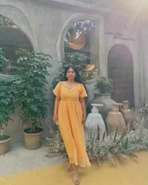 Bhumika Thakkar Instagram - Yesterday the outfit was outfitting, hair was hairing and sun was kissing 😅

#pinterestaesthetic #pinterestoutfits #pinterestdress #checkereddress #indianootd #indianoutfits