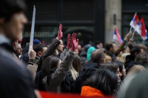 Bojana Novaković Instagram - 🇷🇸
U znak podrške i solidarnosti je i dijaspora u Njujorku danas zastala. 

SviĆe i Njujork će! 🐰

🇬🇧
As a sign of support and solidarity, the diaspora in New York stopped today.

Photo: 
@1986ph 
@johnnie_brada
@shustikla