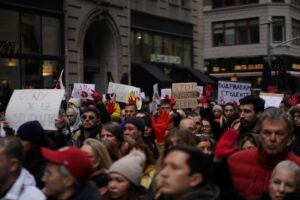 Bojana Novaković Instagram - 🇷🇸
U znak podrške i solidarnosti je i dijaspora u Njujorku danas zastala. 

SviĆe i Njujork će! 🐰

🇬🇧
As a sign of support and solidarity, the diaspora in New York stopped today.

Photo: 
@1986ph 
@johnnie_brada
@shustikla