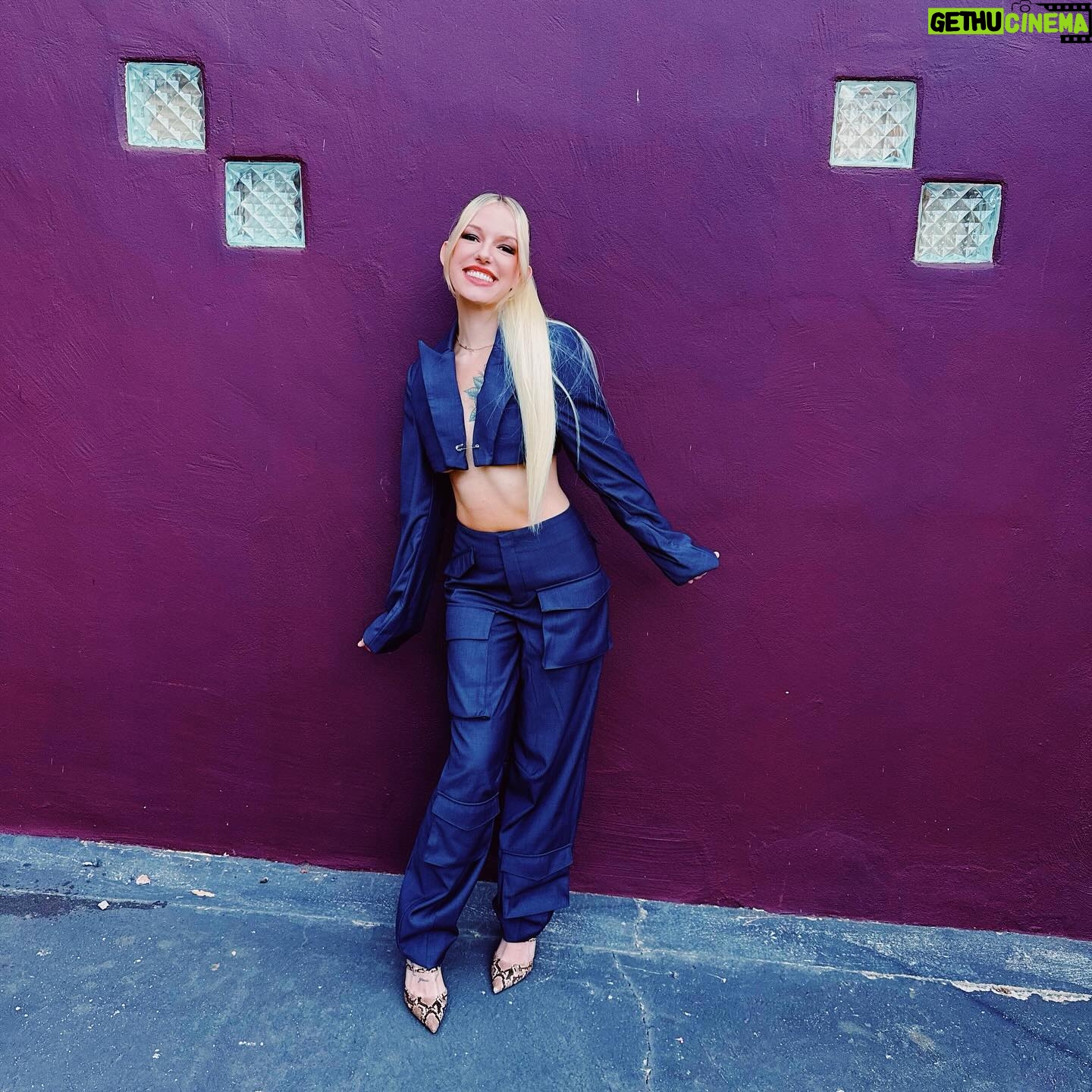 Bria Vinaite - 4.8K Likes - Left the house (for 30 minutes)