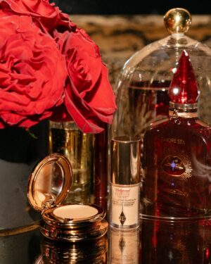 Brooks Nader Instagram - TWENTY ATE 🎂 🎉 💃. !!!!! Thank you @charlottetilbury for the most MAGICAL birthday dinner to celebrate with all my people, the fragrance says it ALL 💋
