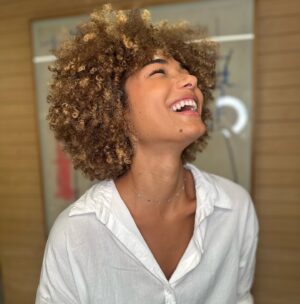 Bruna Inocencio Instagram - Acho que nasci pra ser loira ✨

Pronta pra descobrir se a vida começa realmente aos 30 e se as loiras se divertem mais :)

Coloração: @tainagamelheiro ❤️
Tratamento e corte: @brendapravato ❤️