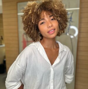 Bruna Inocencio Instagram - Acho que nasci pra ser loira ✨

Pronta pra descobrir se a vida começa realmente aos 30 e se as loiras se divertem mais :)

Coloração: @tainagamelheiro ❤️
Tratamento e corte: @brendapravato ❤️