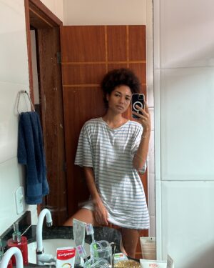 Bruna Inocencio Instagram - Retrospectiva de fotos no espelho