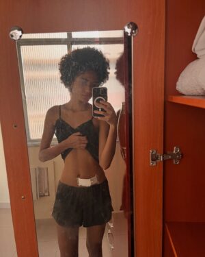 Bruna Inocencio Instagram - Retrospectiva de fotos no espelho
