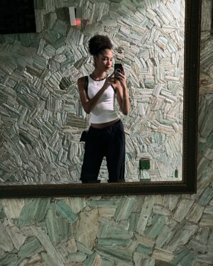 Bruna Inocencio Instagram - Retrospectiva de fotos no espelho