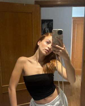 Bruna Quintas Instagram - Selfie mood 🍊