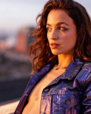 Bruna Quintas Instagram - Fotos que amo muito, tiradas por alguém que amo ainda mais 💜🌈

📸 @itwasfiti 

Make up da linda @cristianagoncalves