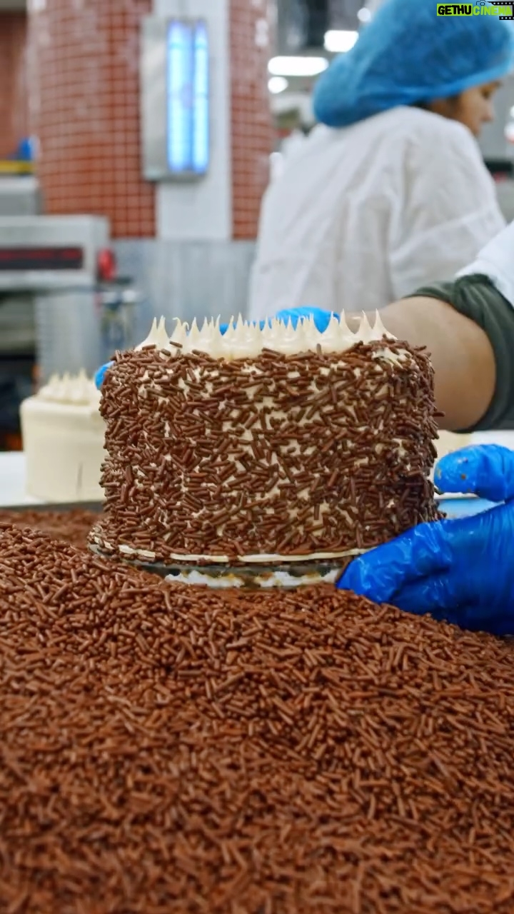 Buddy Valastro - 335.6K Likes - With 3 desserts in 1, the Every Buddy’s Chocolate Cake has something for everybody! ✨
With layers of New York-style cheesecake, chocolate brownie, chocolate pecan pie, topped with our salted caramel buttercream, what’s not to like!!! 🤤😋
Same ingredients, same great flavor, now for more of you to enjoy!Only at @walmart