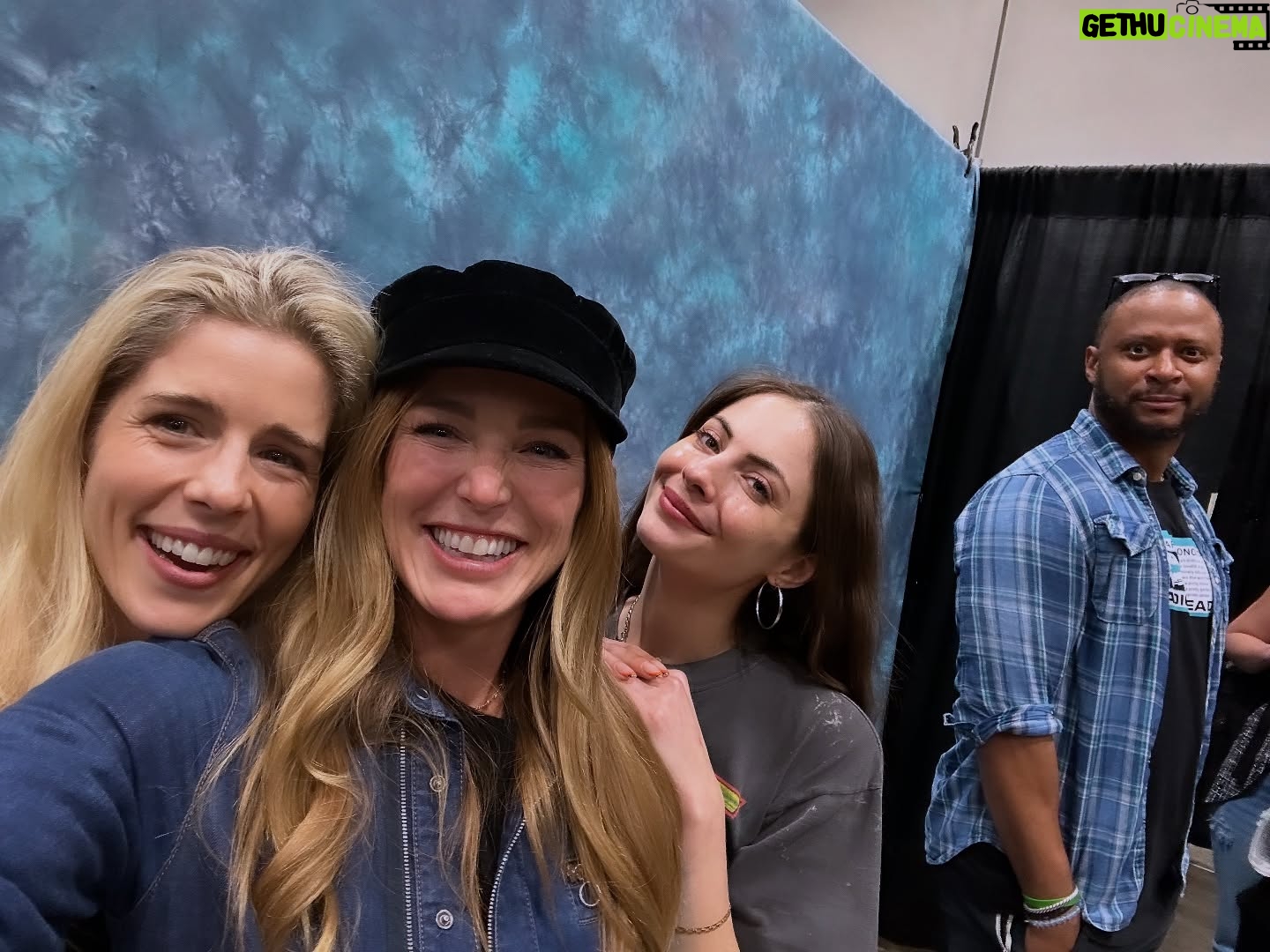Caity Lotz - 96.9K Likes - Was so nice meeting some fans and hanging with the old crew. Thank you to everyone who came out to #megaconorlando this weekend to hang! I love hearing how much the shows mean to you and I am so grateful to be a part of your lives even it’s just a little bit 🥰xoxo