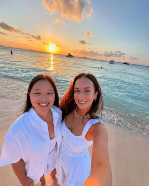 Camille Dufresne Instagram - Sunsets, golf carts and boats