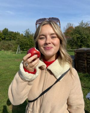 Camille Felton Instagram - Pommes & quétaineries 🍎
