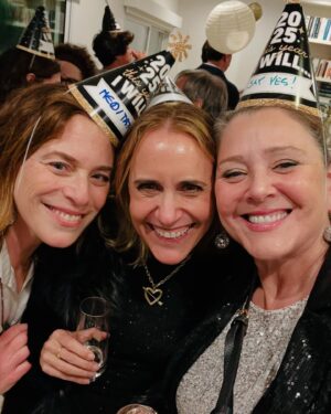 Camryn Manheim Instagram - I believe in the art of magical thinking. Here’s to a thoughtful, soulful, bountiful, mindful, grateful, joyful and peaceful year ahead. May the new year bring us all many wonderful surprises. ☮️☮️☮️☮️❤️☮️☮️☮️☮️
.
.
.

@susanhoffmanhyman @sudihoff @hyman.jon