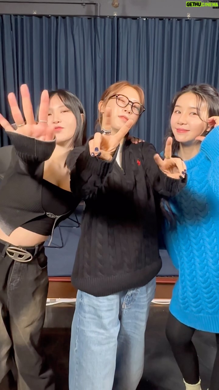 Cao Lu - 1.4K Likes - 문별이다❤️차오룸에서 처번째 손님 나와주셨어 검사해용#피에스타 #문별 #예지 #짠해