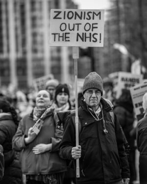 Carice van Houten Instagram - 20 observations from today's protest in London.