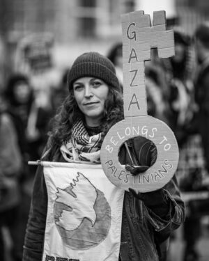 Carice van Houten Instagram - 20 observations from today's protest in London.