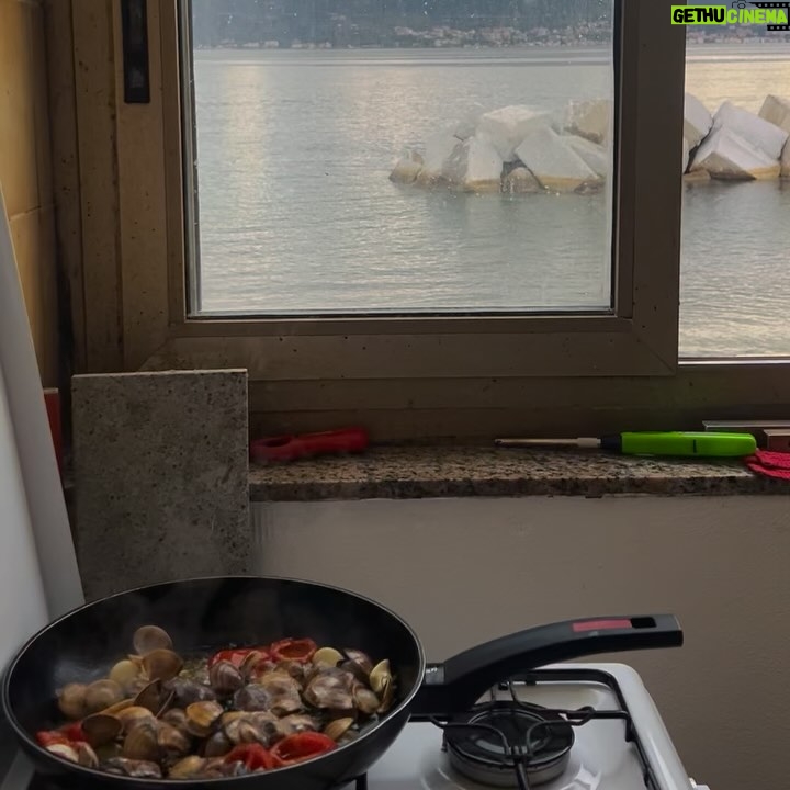 Carlotta Antonelli - 8.2K Likes - In SudHaus stupidera
Tramonti,fritture,amore.