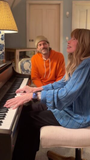 Carly Simon Instagram - Coming across this old upright piano in the attic, Ben and I decided to sing what was on our minds. I voted early for Kamala and Tim. Make sure you don’t leave this til’ the last minute get out and vote now for Harris Walz!