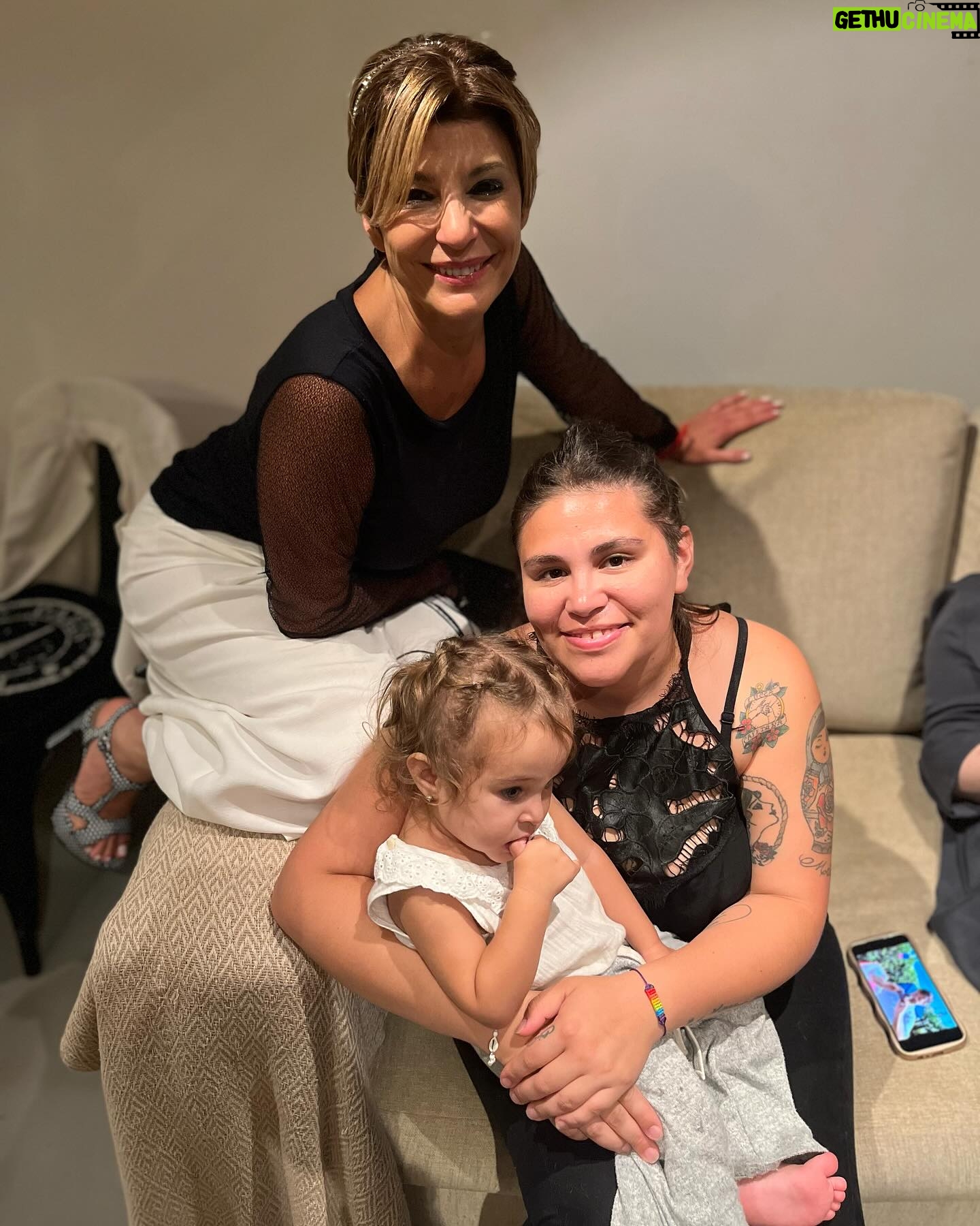 Carolina Papaleo - 3.7K Likes - ”Cumpleaños feliz!
Una noche inolvidable⦠y todo gracias a ustedes. Gracias por acompaƱarme en este dĆa tan especial.
Ā”Los quiero muchĆsimo!
#cumple #FelizCumpleaƱos #CelebrandoLaVida #AgradecidaSiempre #UnAƱoMĆ”sDeVida #CumpleaƱosEspecial #AmorYGratitud #MomentosFelices #ActrizEnCelebración #ViviendoConAlegrĆa