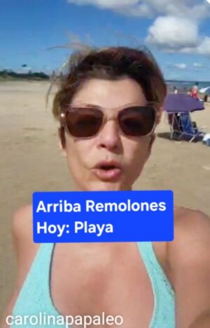 Carolina Papaleo Instagram - ¡Arriba Remolones!🤸
 ¡Hoy la playa es nuestra! ⛱️
Día perfecto para recargar energía ☀️

 #Vacaciones #Relax #Mar #Sol #PuntaBallena #ArribaRemolones #ModoVacaciones #SummerVibes #BeachDay #PuntaBallena #Maldonado #Uruguau #Arena #Surf #Natación #Bronceado #Feliz #Relajado #Agradecido #Divertido
#ComidaPlayera #Cocktails #Helado