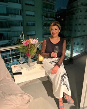 Carolina Papaleo Instagram - ¡Cumpleaños feliz! 

Una noche inolvidable… y todo gracias a ustedes. Gracias por acompañarme en este día tan especial.

¡Los quiero muchísimo!

#cumple #FelizCumpleaños #CelebrandoLaVida #AgradecidaSiempre #UnAñoMásDeVida #CumpleañosEspecial #AmorYGratitud #MomentosFelices #ActrizEnCelebración #ViviendoConAlegría