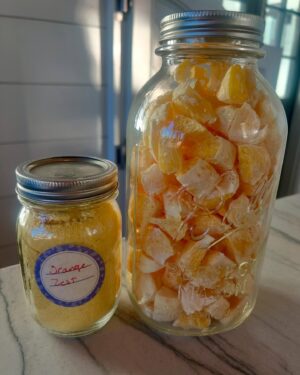 Carrie Underwood Instagram - Spent the snow days preserving…made some VeniMoose stew from some odds and ends meat we had in the freezer…also freeze dried grapes, strawberries, bananas as well as orange segments and orange zest. Now I won’t have to go buy oranges when some recipe calls for orange zest! The freeze dried fruit makes for great school snacks! #PressureCanning #FreezeDrying #Preserving #HarvestRight