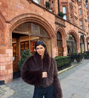 Cata Freer Instagram - Little walks ✨🤎