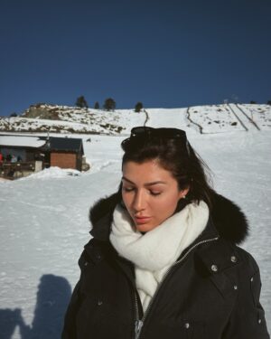 Cata Freer Instagram - 🏔️❄️🤍🐻