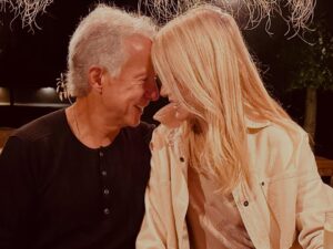 Cecilia Bolocco Instagram - Que bendición compartir mi vida contigo mi amor @pepodaire ❤️ Ya son 10 San Valentín que compartimos y nos seguimos mirando de la misma manera! 
Para todos quienes viven el amor Muy Feliz San Valentín!!! 
#vivaelamor ❤️ 
#sanvalentin
