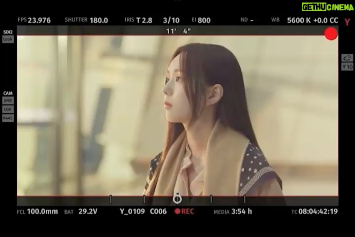 Chae Soo-bin - 0.9 Million Likes - 지거전을 사랑해주신 우리 드라마 팬분들 그리고 늘 응원해주는 제 오랜 팬분들께 수상 소감 때 제대로 감사 인사를 못 드렸는데 희주를 따뜻한 마음으로 안아줘서 너무너무 고마웠어요:)
참 감사하고 행복한 시간이었습니다
앞으로 한 걸음 한 걸음 나아가 더 좋은 모습으로 인사드릴게요🙏🏻
또 만나요 여러분💕