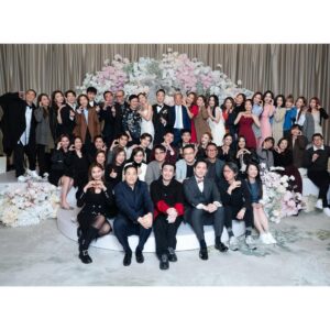 Charlene Choi Instagram - 好感動嘅一個婚禮👰🏻‍♀️🤵🏻‍♂️

#我眼濕濕 🥹
#坐我隔籬姓容嗰位喊到呢 🤣

真係好戥 @michellewsn 開心🥰
大家認識咗咁多年
一齊成長
大家各自嘅經歷都看在眼裏
真係好希望你以後要狠狠咁幸福美滿
老公聽晒你話！錫到你燶！
因為你值得擁有一切美好 💕