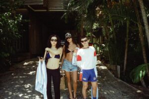 Charli XCX Instagram - had the best time in australia and new zealand playing these shows with some of my favs. ty all for coming to see me and ty @lanewayfest. can’t believe i nearly stepped on a python <3