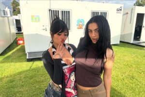 Charli XCX Instagram - had the best time in australia and new zealand playing these shows with some of my favs. ty all for coming to see me and ty @lanewayfest. can’t believe i nearly stepped on a python <3