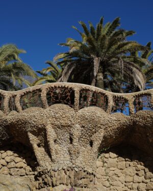Charlotte Lemay Instagram - Le monde de Gaudi 🌀🌴💙

#BarceloneEnTrain #parcguell