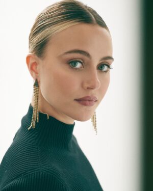Charlotte McKee Instagram - Pretending this is what I look like right now as I post this from bed with 2 cats on my lap 😴 
Makeup @alexaraemakeup_ 
Hair @zirkalife 
Photo @starky.morillo 
Styling @lacetann