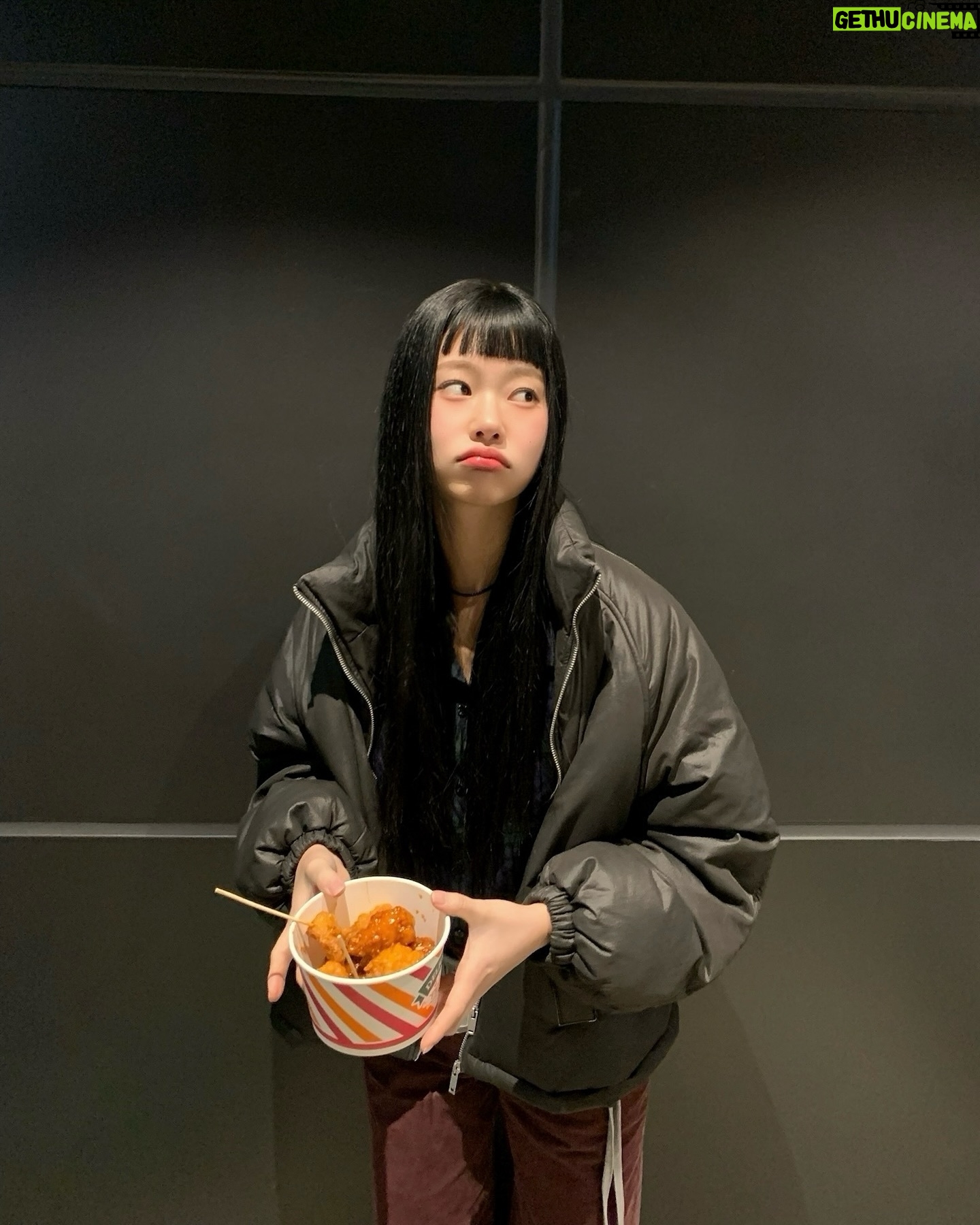 Choi So-yoon - 1.2K Likes - 이제서야 올리는 24년 마지막과 25년의 처음🫠