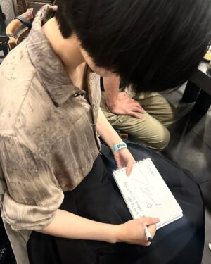 Choi So-yul Instagram - 정년이 종방연 🩷

정년이 김태리 배우님과 🩷 소율이 기억해주셔서 너무 감동이고 감사했다구요 🫶🏻

같은 작품을 두번이나 할수 있어서 그리고 또 뵐수 있어서 너무 영광이었습니다 ✨️

열심히해서 또 좋은 작품으로 만나뵐수있길 바라요 🙏✨️

@kimtaeri_official 

진작 올리고 싶었는데 🥹 올리고 또 막히지않길🫠
정년이때 사진 좌라락 올리고 싶어요 ㅠㅠ엉엉 
나에게ㅜ자유를 주세요 인수타 🙏

#정년이 #Jeongnyeon_TheStarisBorn
#김태리 #신예은 #라미란 #정은채 #김윤혜 #최소율
#tvN #TVING #디즈니플러스 #disneyplus #웹툰 #드라마 #네이버 
#아역 #아역배우 #은재 #종방연 #쫑파티