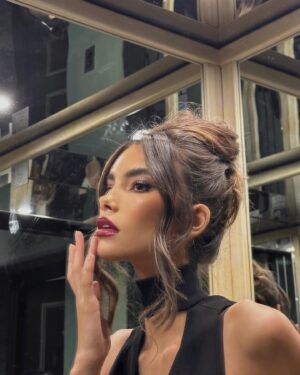 Cindy Mello Instagram - countdown to christmas 💋