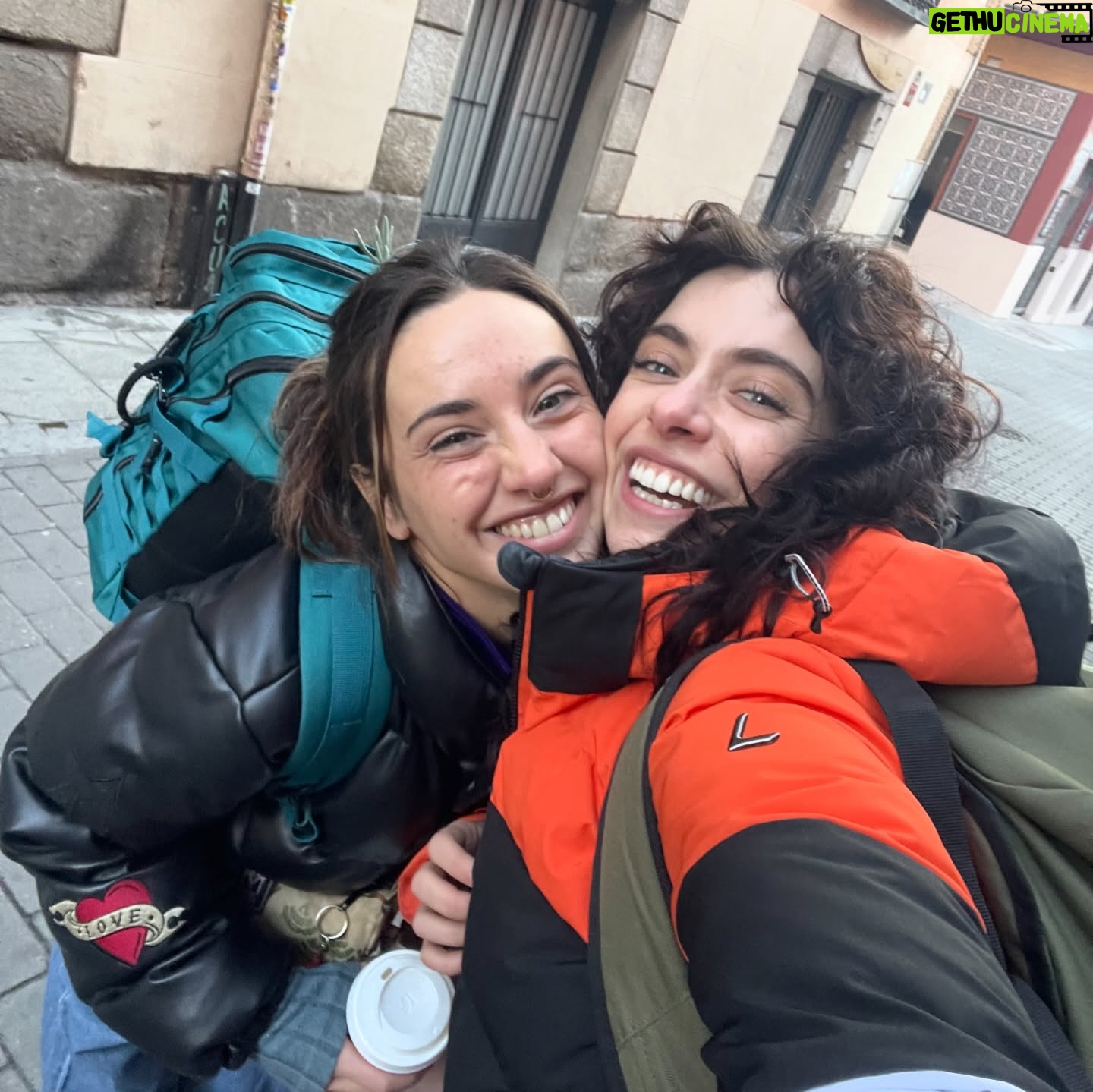 Claudia Riera - 4.6K Likes - š. 5 minutos en Madrid! š¦
