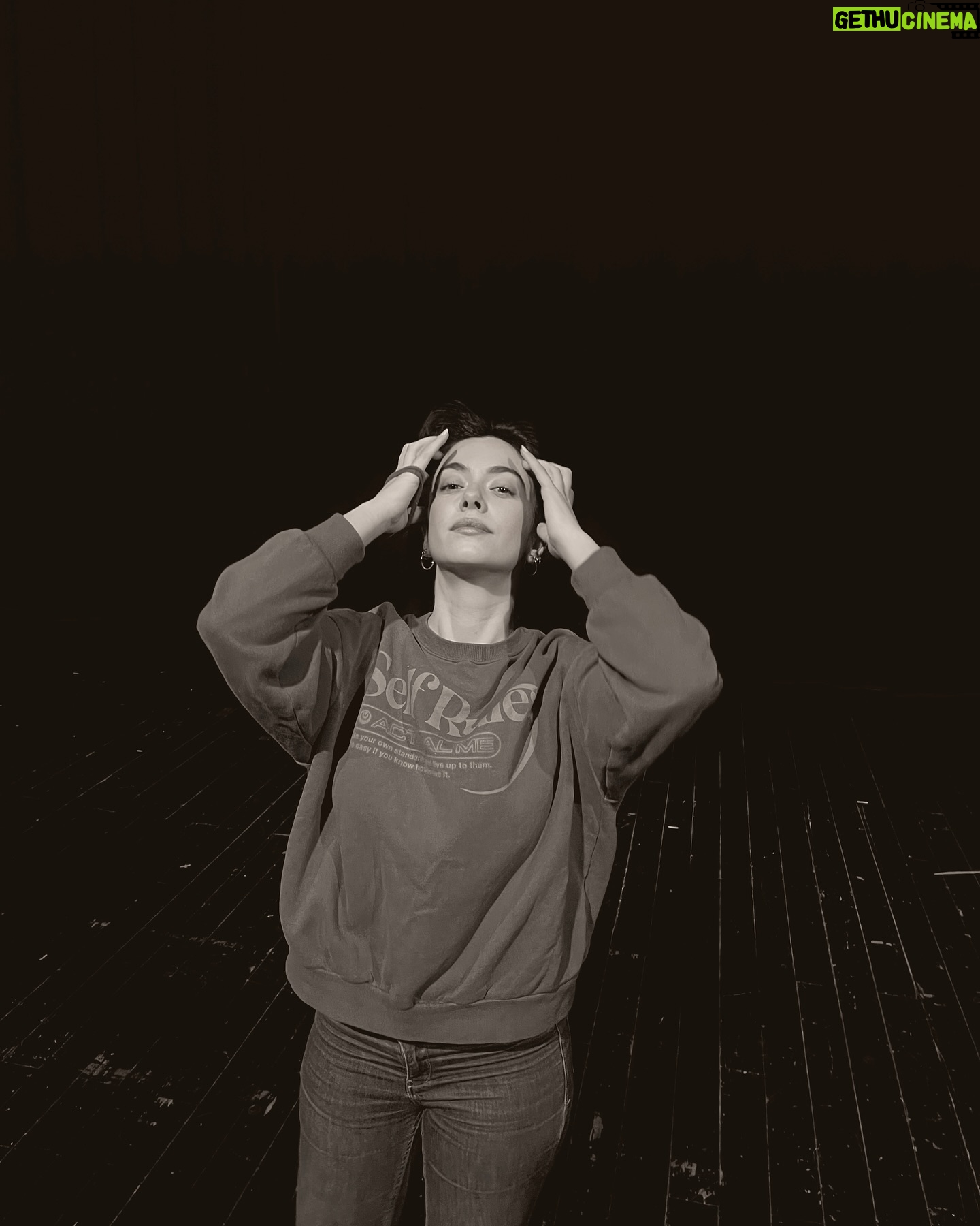 Claudia Riera - 2.8K Likes - Stage addiction. š©·