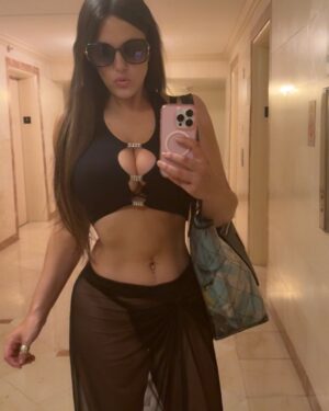 Claudia Romani Instagram - Do you like this pool look? 💖😁