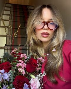 Actress Claudia Sulewski HD Photos and Wallpapers March 2025