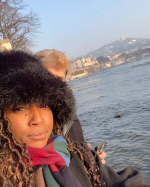 Comfort Fedoke Instagram - Spending my New Years 🇮🇹Mirandola to Verona Italy 🇮🇹 with Ife and family 🇦🇱
•
#2025 #italy #trusttheprocess