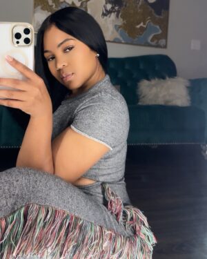 Courtney Godsey Instagram - Anyways 💅🏽 | Shop @impressivethebrand 👛🫶🏽