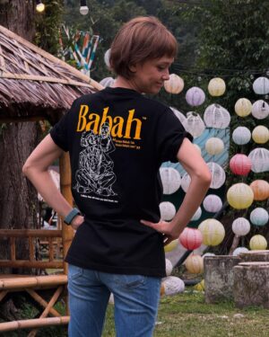 Cristina Suzanne Instagram - Minggu ke 6 dah. Terima kasih support @babahfilm . Jom penuhkan pawagam besok 👀 

Sapot lokal & Happy new year!!