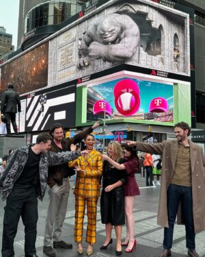 Cynthia Addai-Robinson Instagram - NY Fashion Drop Pt 2, styled by @mirandaalmond 💃🏽

@theringsofpower cast in #timessquare #empirestatebuilding & #metlifestadium 

All 👗’s : @lisoulondon 
All 👠’s: @jimmychoo 
💄: @edwardcruz 
💇🏽‍♀️: @patrickkyle__