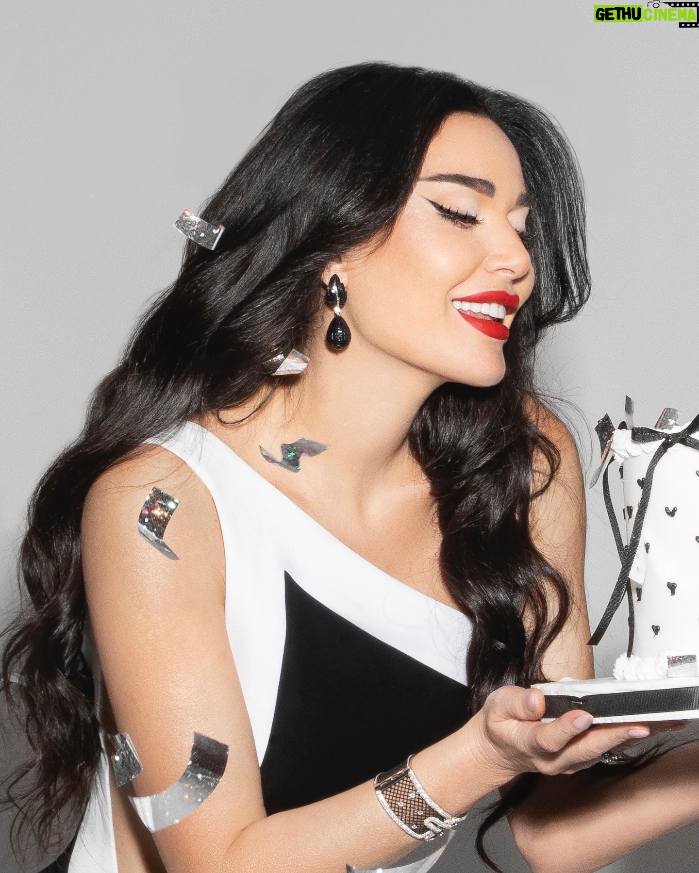 Cyrine Abdel Nour - 234K Likes - 🎈🎈🎈
It’s my birthday 🥳
21/2 🐳
#cyrineabdelnour
#سيرين_عبدالنور
